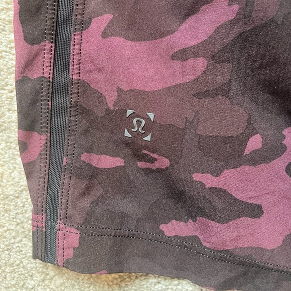 Mens Lululemon 9” Pacebreaker Lined Athletic Shorts Small - Picture 3 of 8